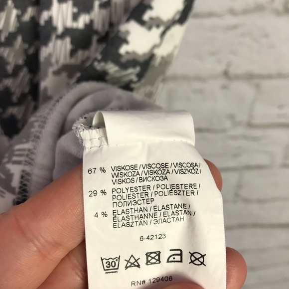 Venus Houndstooth Fitted Bodycon 3/4 Sleeve Dress - Picture 5 of 5